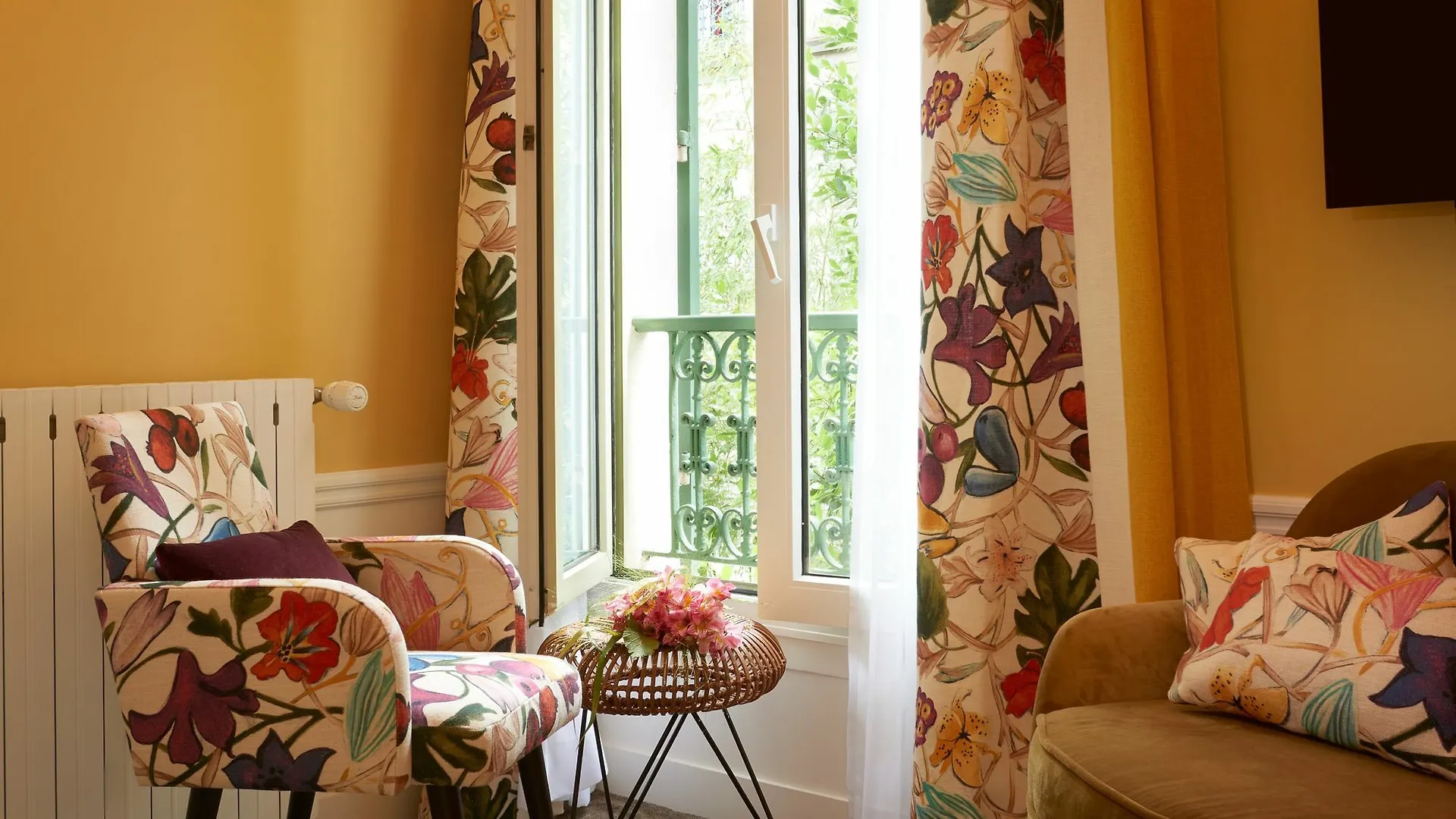 Maison Lepic Montmartre Hotel 3*