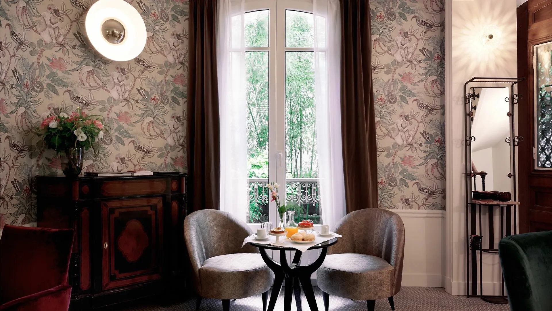 Maison Lepic Montmartre Hotel